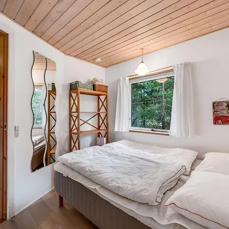 Nyaraló Hilde - 350m To The Fjord By Interhome
