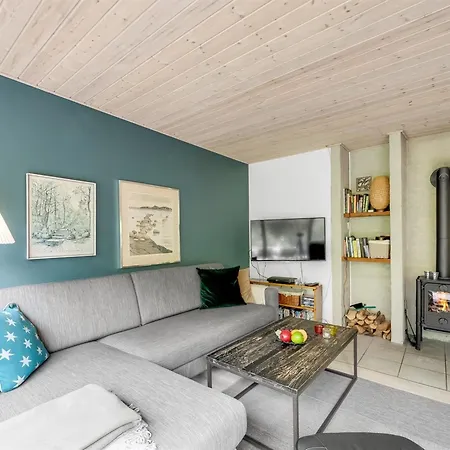 Hilde - 350m To The Fjord By Interhome