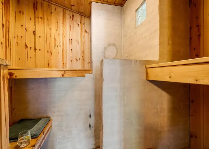 Hilde - 350m To The Fjord By Interhome