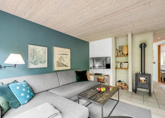 Hilde - 350m To The Fjord By Interhome